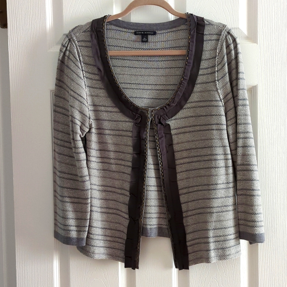 BR Cropped Cardigan